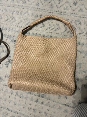 Woven Shoulder Bag in Beige